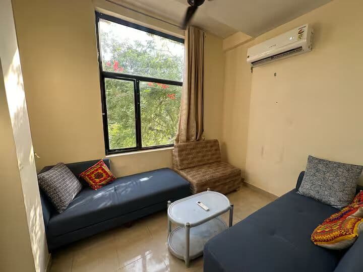 5BHK Villa for Large Groups | Central Jaipur Living room photo 4