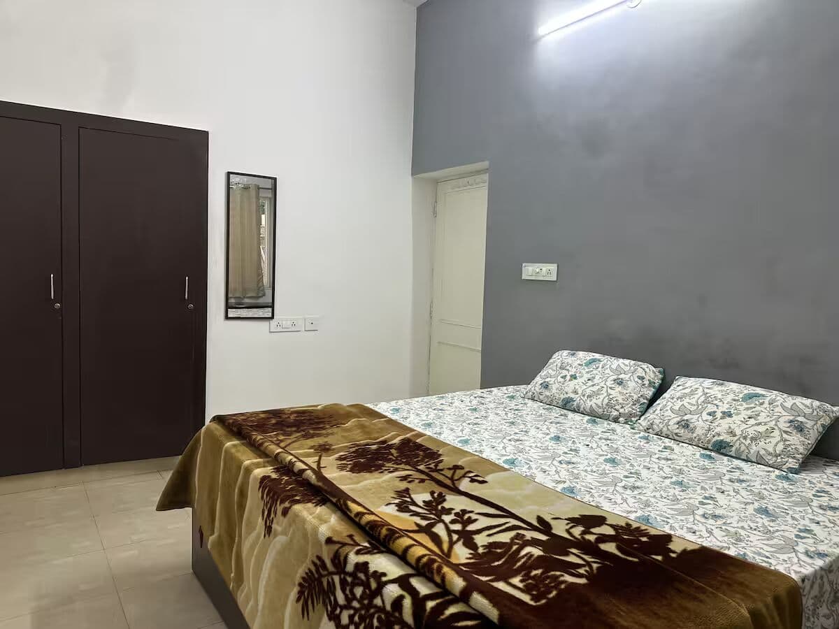 5BHK Villa for Large Groups | Central Jaipur Bedroom 1 photo 1