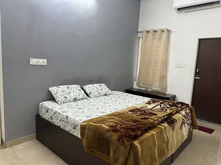 5BHK Villa for Large Groups | Central Jaipur Bedroom 1 photo 2