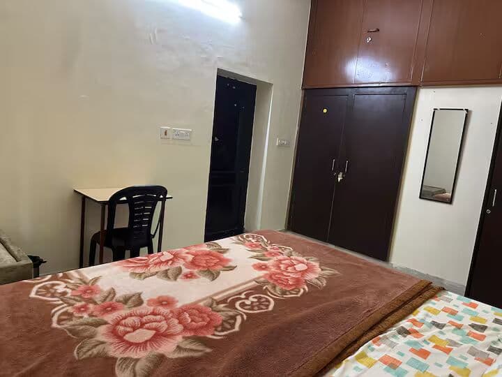 5BHK Villa for Large Groups | Central Jaipur Bedroom 3 photo 3