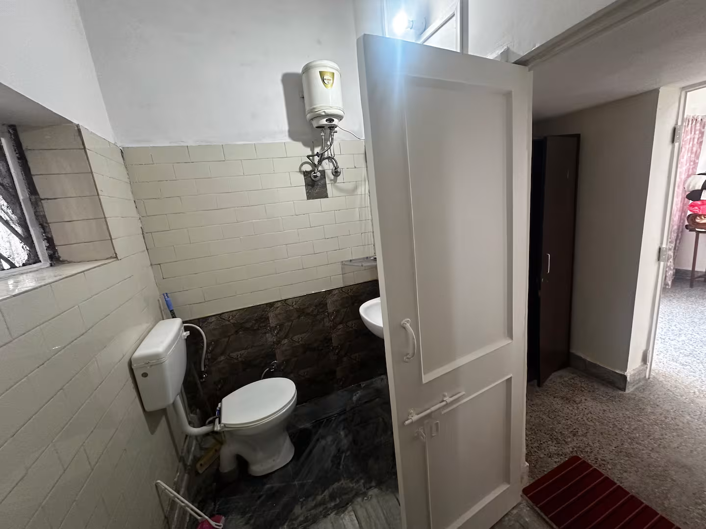 Jb Villa Home stay Total bathrooms(4) photo 2