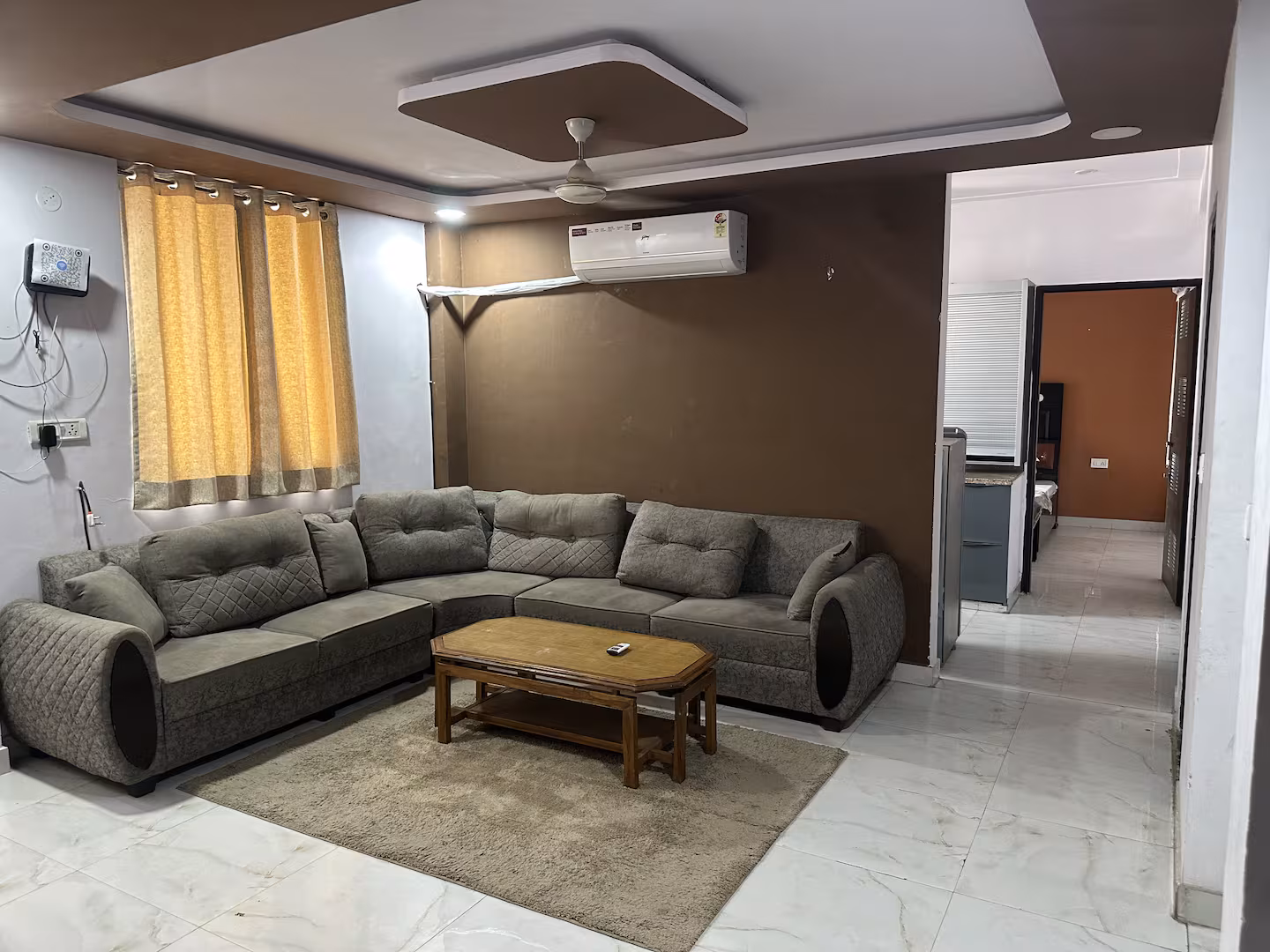 Spacious 4BHK Flat in Central Jaipur | 10 Guests