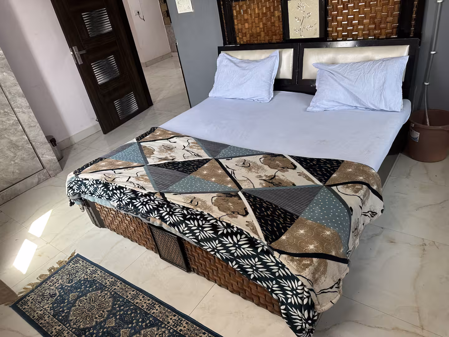Spacious 4BHK Flat in Central Jaipur | 10 Guests Bedroom 1 photo 3