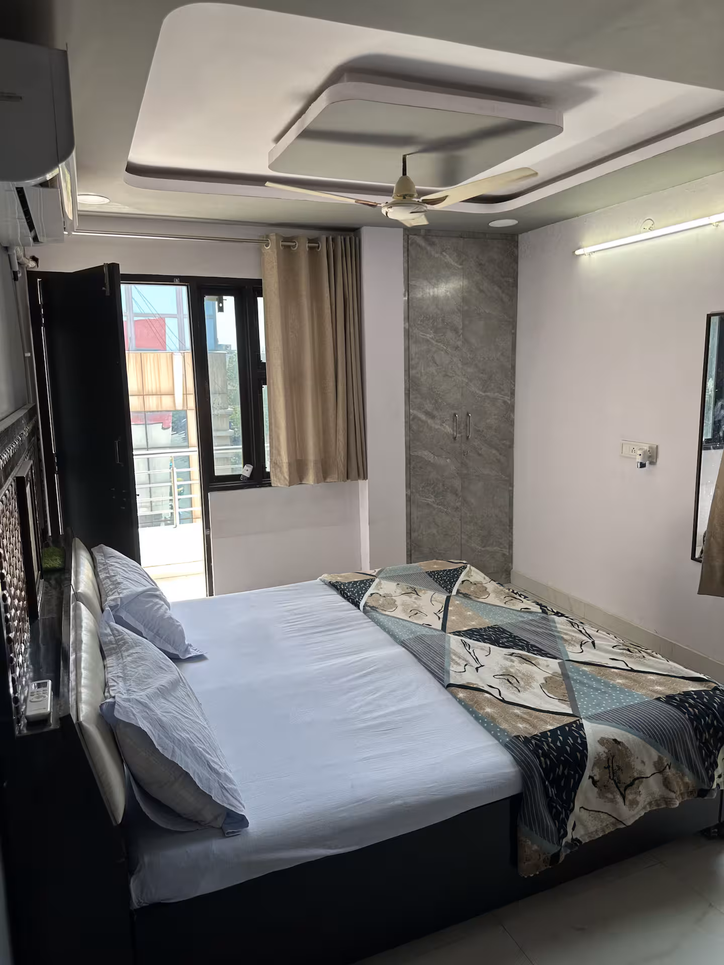 Spacious 4BHK Flat in Central Jaipur | 10 Guests Bedroom 1 photo 6