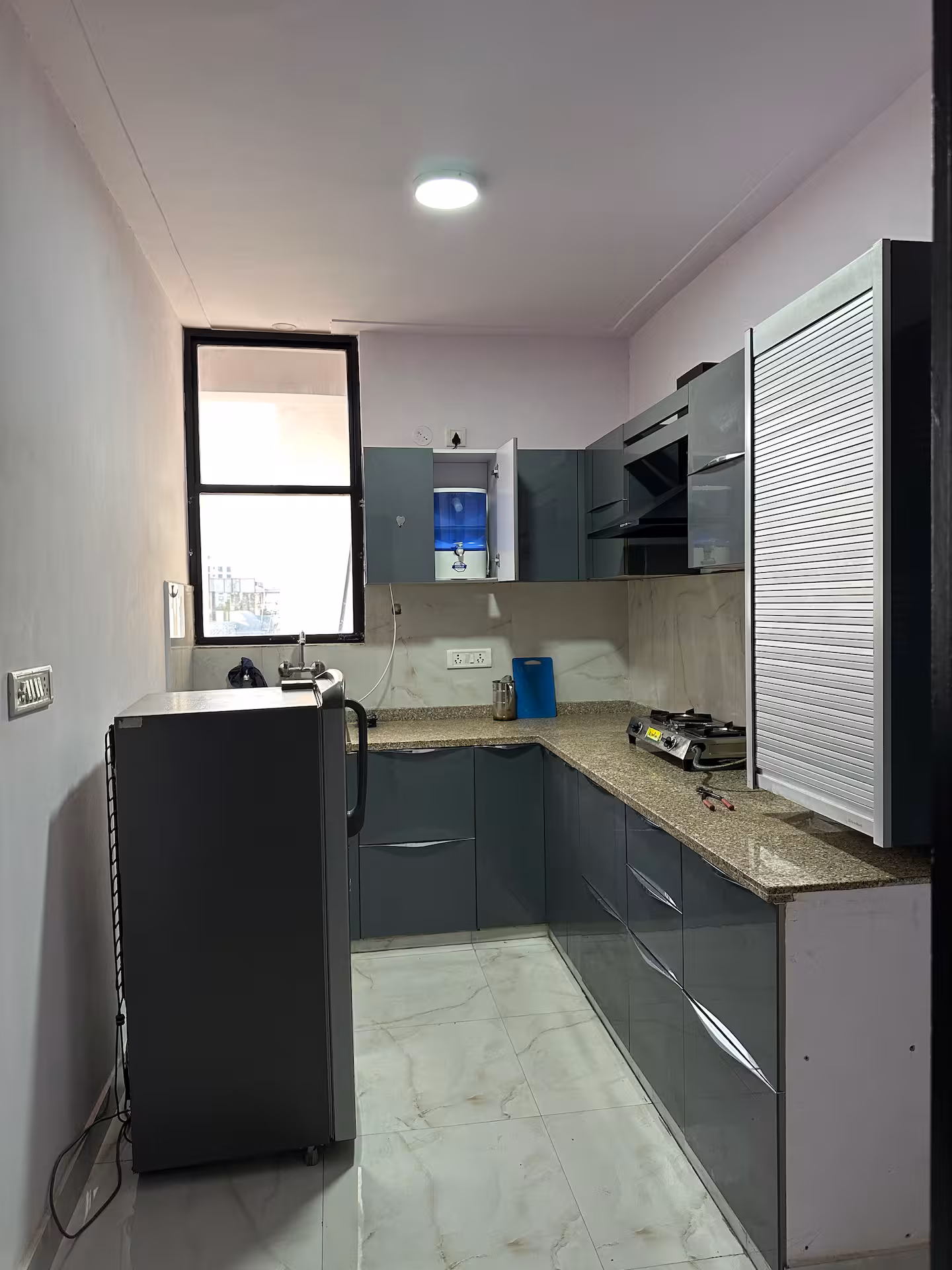 Spacious 4BHK Flat in Central Jaipur | 10 Guests Full kitchen photo 2