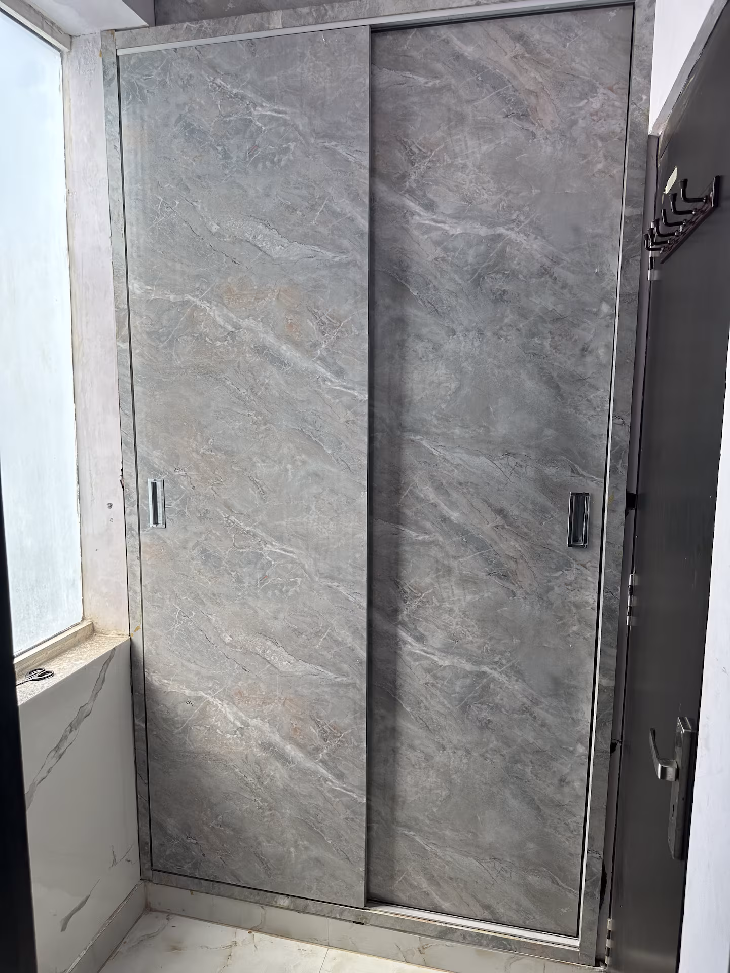 Spacious 4BHK Flat in Central Jaipur | 10 Guests Total bathrooms(4) photo 6